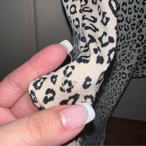 Divided by H&M Leopard Print Spaghetti Strap V-Neck Bodysuit Size Medium - Picture 9 of 10